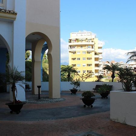 Апартаменты Puerto Blanco Эстепона Экстерьер фото